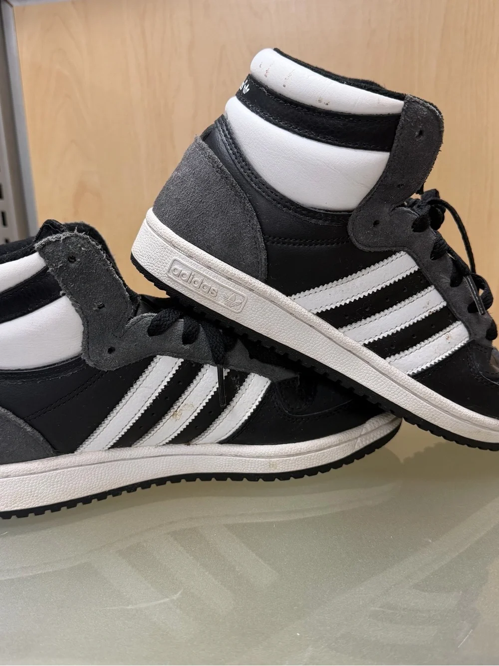 Adidas Originals Men's Top Ten Red Bulls Skateboarding Sneakers